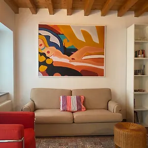 https://casa-hermes.italymilanhotels.net